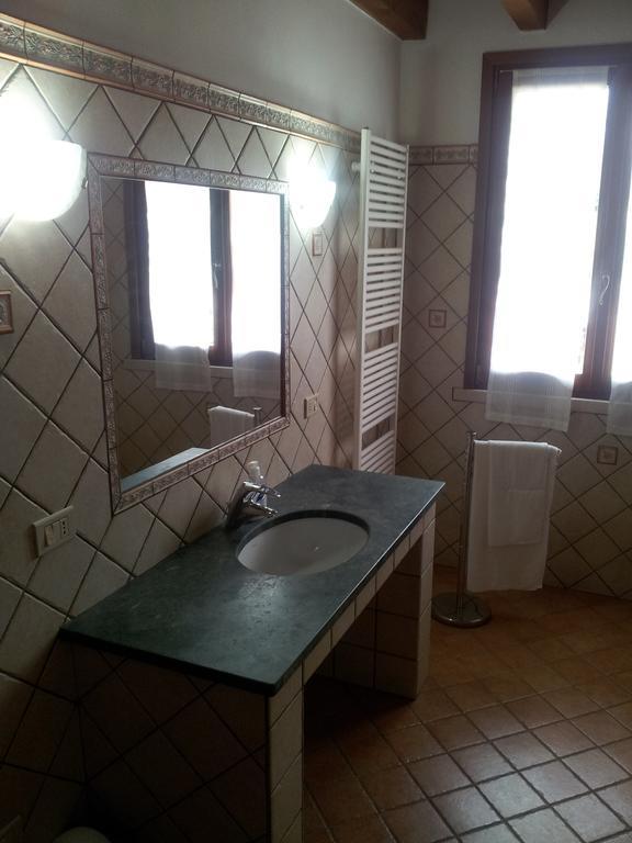 Bb Parco Del Mincio Bed & Breakfast Virgilio Room photo